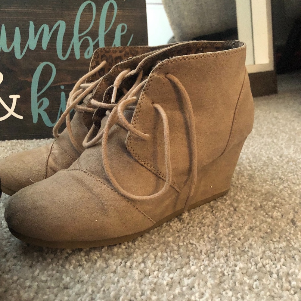 Black/Tan Wedges Size 8.5 Bundle